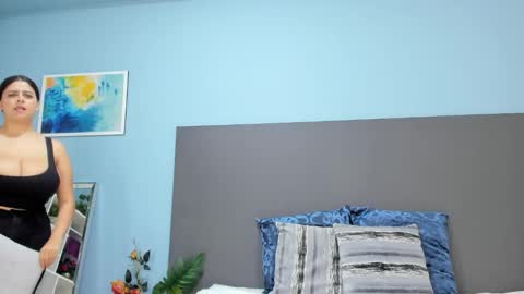 Snapshot of kylie_reyes chatting on 10/24/25, 07:32 Kylie Reyes online show from 10/24/25, 07:32