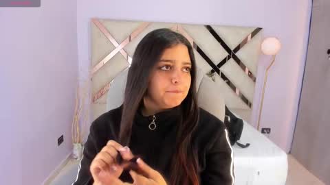 Snapshot of kylie_reyes chatting on 12/01/25, 07:08 Kylie Reyes online show from 12/01/25, 07:08