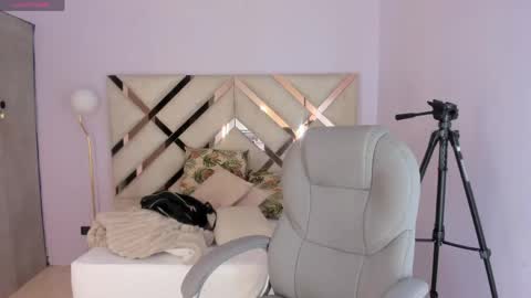 Kylie Reyes  online show from 04/16/26, 07:36