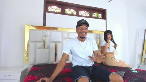 Snapshot of kylieandjhonny chatting on 02/16/25, 05:59 Kaylie And Jhony online show from 02/16/25, 05:59