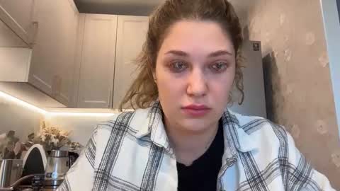 Snapshot of kylieblond chatting on 04/11/26, 01:15 Din online show from 04/11/26, 01:15