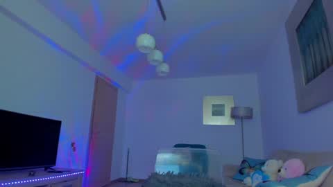 KYLIE online show from 01/31/25, 10:10