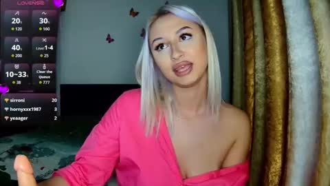 kylie online show from 10/31/25, 12:44