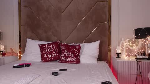 Kylie  online show from 12/29/24, 03:03