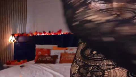 Kylie  online show from 10/20/25, 08:37