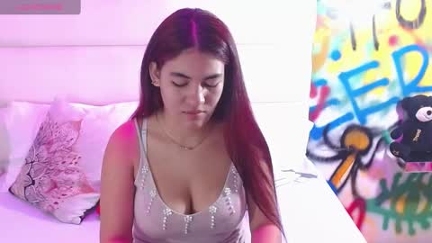 Snapshot of kyliiebaker chatting on 01/11/25, 04:59 Kylie online show from 01/11/25, 04:59