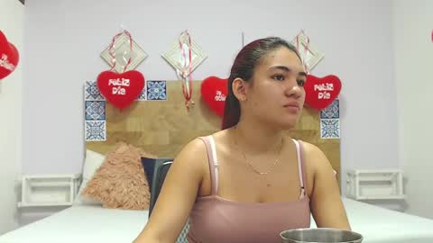 Snapshot of kyliiebaker chatting on 02/20/25, 11:42 Kylie online show from 02/20/25, 11:42
