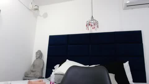 Snapshot of kyliiebaker chatting on 03/08/25, 08:33 Kylie online show from 03/08/25, 08:33
