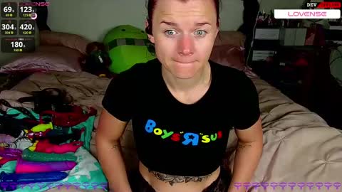 Snapshot of kyloereign chatting on 10/02/25, 06:15 Kyloe Reign online show from 10/02/25, 06:15