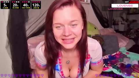 Snapshot of kyloereign chatting on 10/14/25, 06:20 Kyloe Reign online show from 10/14/25, 06:20