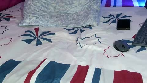 kym629357 online show from 12/18/25, 06:36