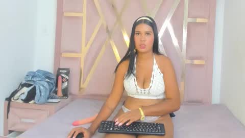 Snapshot of kymasm chatting on 11/29/25, 02:20 kym online show from 11/29/25, 02:20