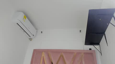 Snapshot of kymasm chatting on 01/06/26, 01:04 kym online show from 01/06/26, 01:04