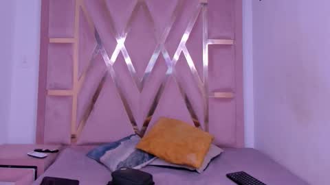 Snapshot of kymasm chatting on 02/20/26, 01:11 kym online show from 02/20/26, 01:11