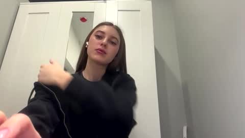 Snapshot of kymberlyrosenlof chatting on 03/05/26, 02:07 Selena online show from 03/05/26, 02:07