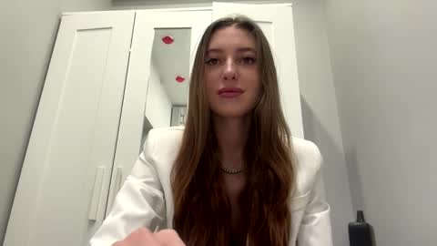 Snapshot of kymberlyrosenlof chatting on 03/19/26, 01:09 Selena online show from 03/19/26, 01:09