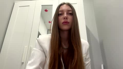 Snapshot of kymberlyrosenlof chatting on 03/31/26, 01:18 Selena online show from 03/31/26, 01:18