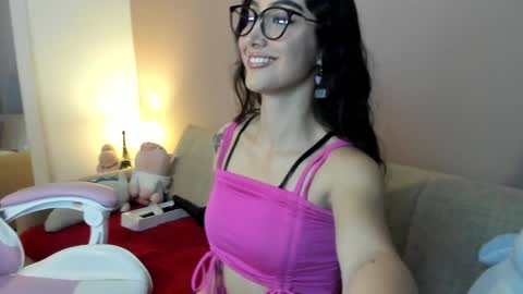 Kym Giraldo online show from 12/17/24, 07:18