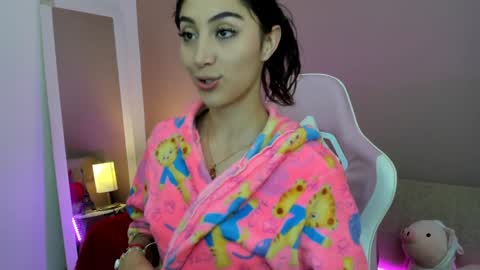 Kym Giraldo online show from 01/07/25, 06:05