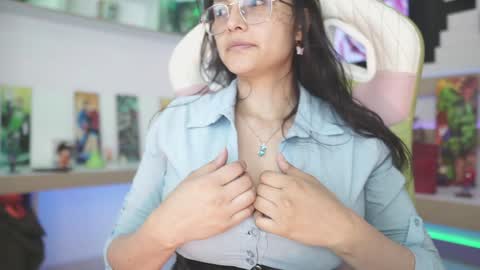Snapshot of kyomi_chang chatting on 01/11/25, 01:01 Kyomi online show from 01/11/25, 01:01