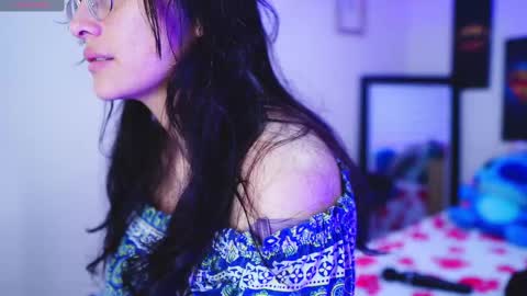 Snapshot of kyomi_chang chatting on 02/18/25, 12:17 Kyomi online show from 02/18/25, 12:17