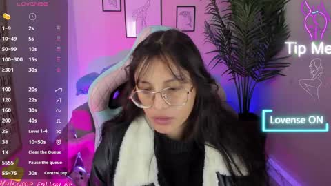 Snapshot of kyomi_chang chatting on 02/26/25, 12:14 Kyomi online show from 02/26/25, 12:14