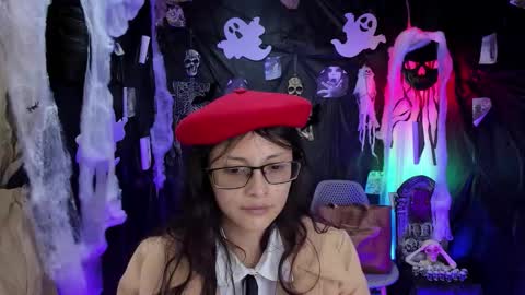 Snapshot of kyomi_chang chatting on 10/22/25, 12:27 Kyomi online show from 10/22/25, 12:27