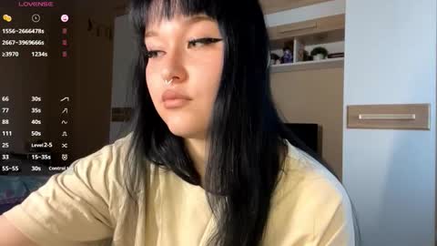 Eva online show from 11/19/25, 10:26