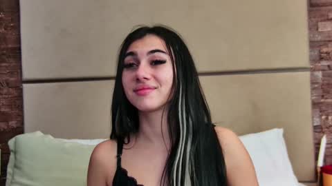 Snapshot of kyrahill_ chatting on 12/09/24, 02:34 Kyra online show from 12/09/24, 02:34