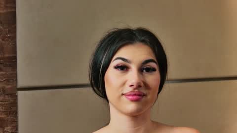 Snapshot of kyrahill_ chatting on 12/29/24, 11:39 Kyra online show from 12/29/24, 11:39