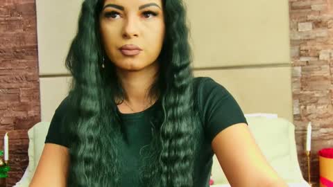 Snapshot of kyrahill_ chatting on 12/31/24, 05:11 Kyra online show from 12/31/24, 05:11