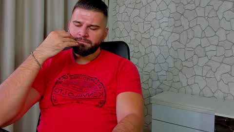 KysonOnyx online show from 10/21/25, 11:11