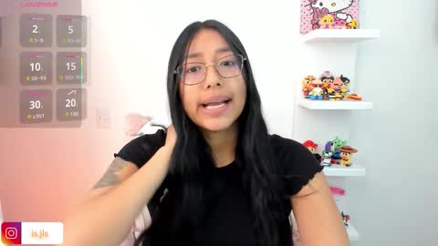 Snapshot of kyy_isa chatting on 09/11/25, 04:45 IG  online show from 09/11/25, 04:45