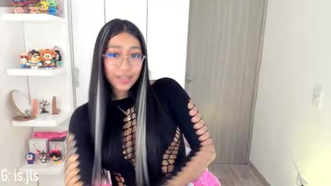 Snapshot of kyy_isa chatting on 10/03/25, 03:14 IG  online show from 10/03/25, 03:14