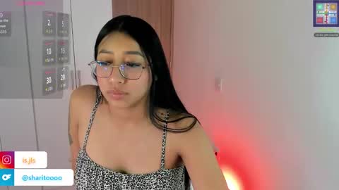 Snapshot of kyy_isa chatting on 12/22/25, 06:43 IG online show from 12/22/25, 06:43