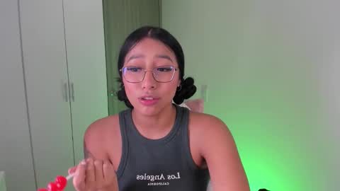 Snapshot of kyy_isa chatting on 02/11/26, 04:39 IG online show from 02/11/26, 04:39