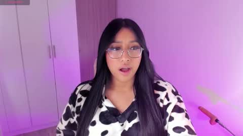 Snapshot of kyy_isa chatting on 02/19/26, 11:28 IG online show from 02/19/26, 11:28