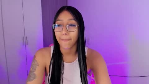 Snapshot of kyy_isa chatting on 03/16/26, 10:52 IG online show from 03/16/26, 10:52