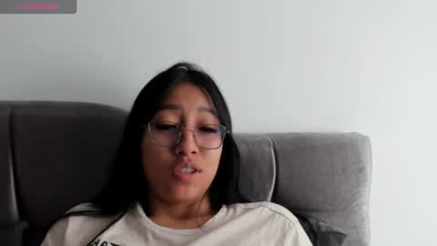 Snapshot of kyy_isa chatting on 03/20/26, 08:14 IG online show from 03/20/26, 08:14