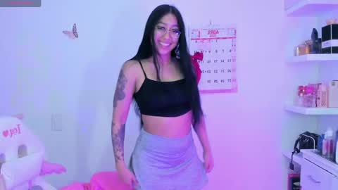 Snapshot of kyy_isa chatting on 04/16/26, 09:37 IG online show from 04/16/26, 09:37