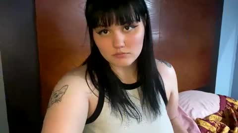 Snapshot of l1lybaby chatting on 04/11/26, 09:02 Lily online show from 04/11/26, 09:02