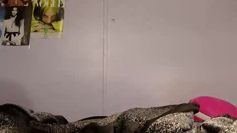 Snapshot of l1lybaby chatting on 04/20/26, 08:28 Lily online show from 04/20/26, 08:28