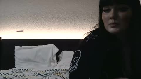 Snapshot of l1lybaby chatting on 05/18/26, 04:40 Lily online show from 05/18/26, 04:40
