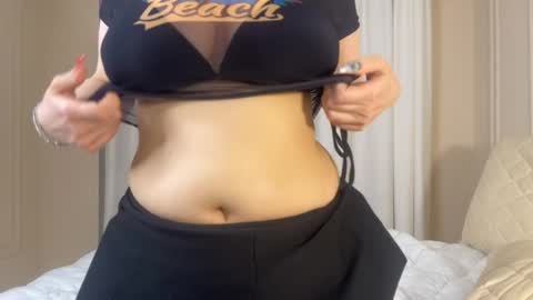 Snapshot of l1n4luv chatting on 10/14/25, 11:16 lina online show from 10/14/25, 11:16