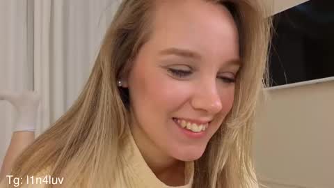 Snapshot of l1n4luv chatting on 10/26/25, 09:10 lina online show from 10/26/25, 09:10