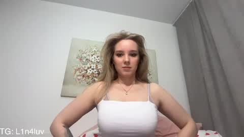 Snapshot of l1n4luv chatting on 04/15/26, 07:10 lina online show from 04/15/26, 07:10
