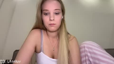 Snapshot of l1n4luv chatting on 06/25/26, 06:45 lina online show from 06/25/26, 06:45
