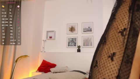 Snapshot of l1ttle_kiki chatting on 03/16/26, 05:44 Viktoria White online show from 03/16/26, 05:44