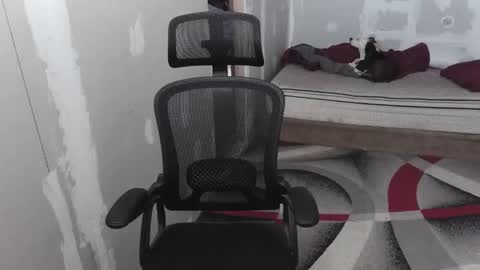 Snapshot of l1v1nth3dr3am chatting on 09/15/25, 12:21 l1v1nth3dr3am online show from 09/15/25, 12:21