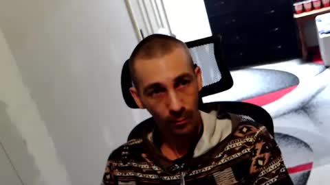 Snapshot of l1v1nth3dr3am chatting on 03/25/26, 12:11 l1v1nth3dr3am online show from 03/25/26, 12:11